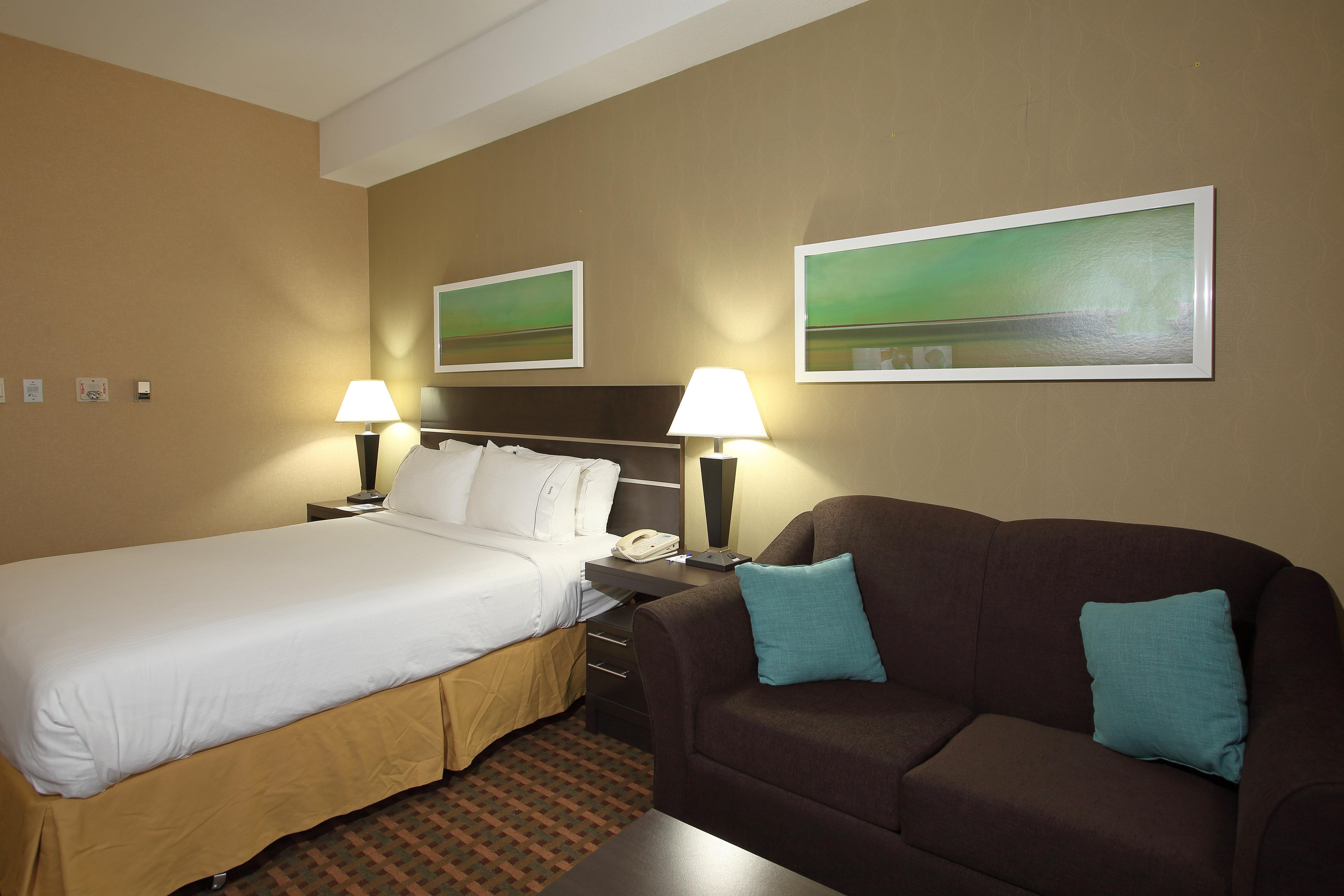 Holiday Inn Express Hotel & Suites Vernon By Ihg Exterior foto
