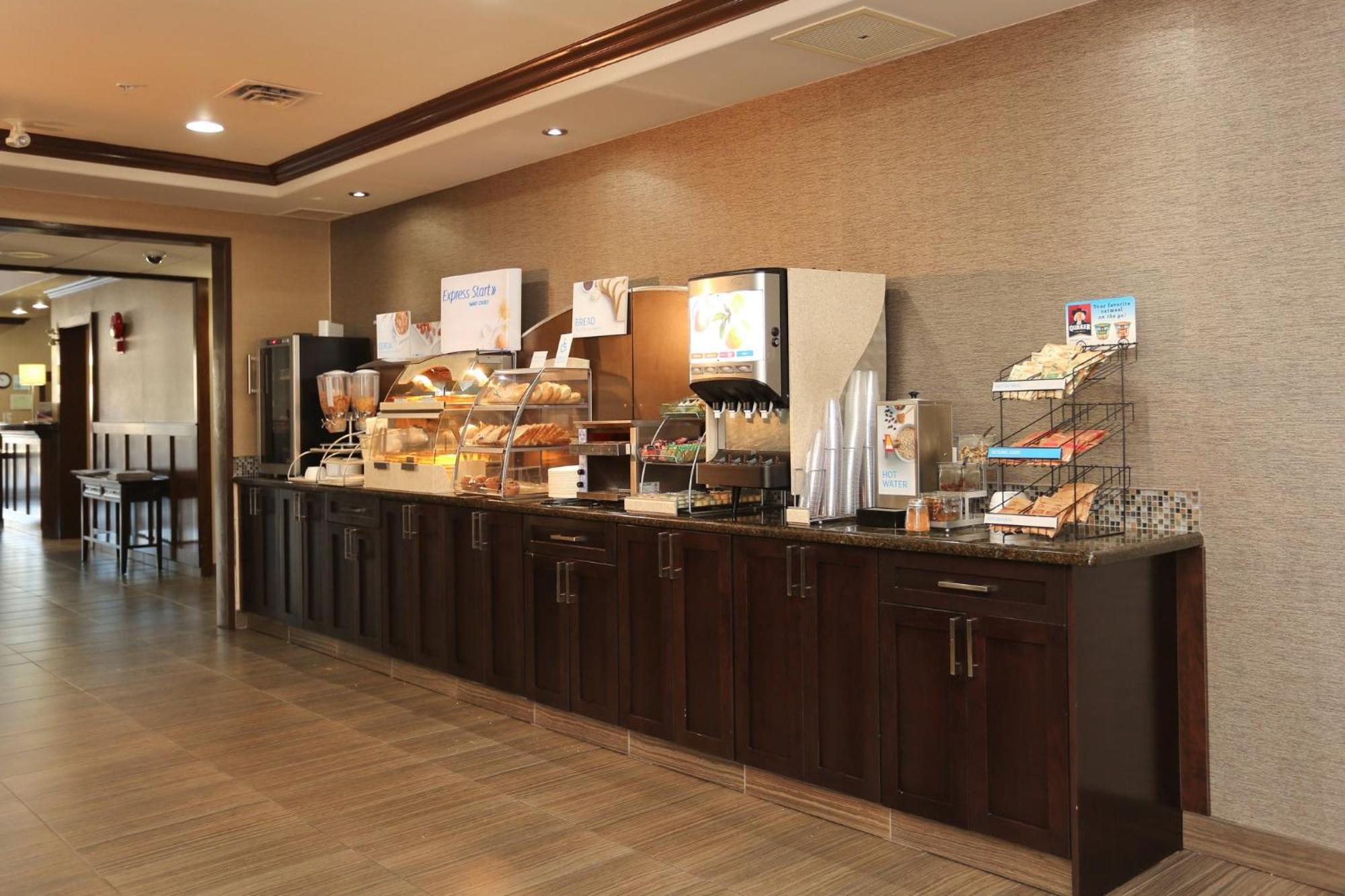 Holiday Inn Express Hotel & Suites Vernon By Ihg Exterior foto