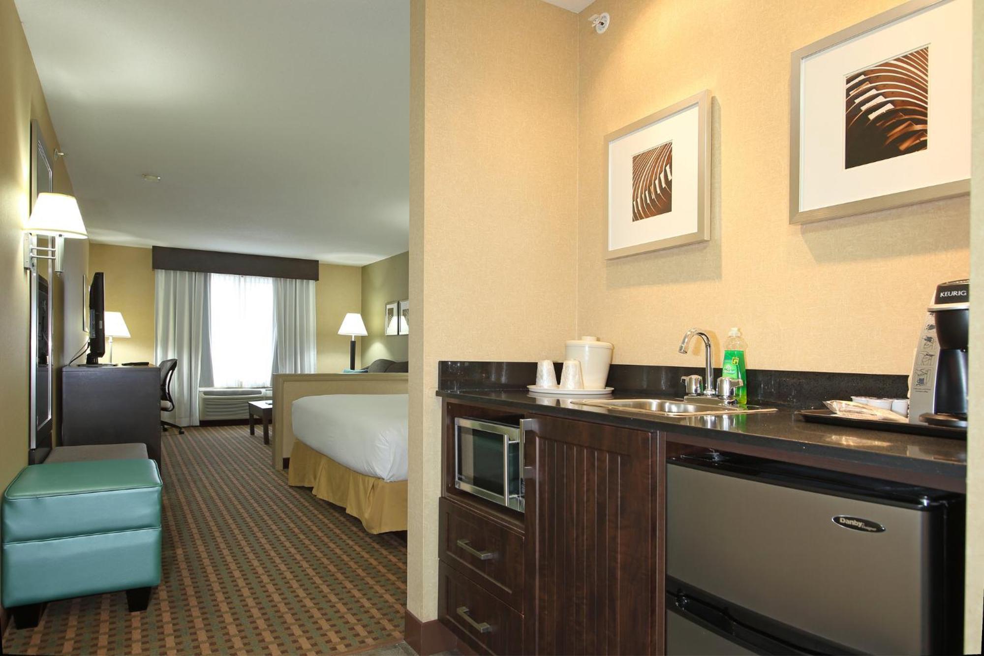 Holiday Inn Express Hotel & Suites Vernon By Ihg Exterior foto